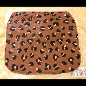 Studio thirty-one flap